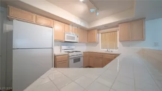 Photo #5: 2591131 Listing 