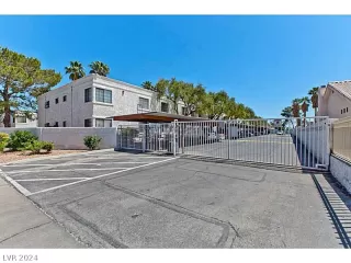 Photo #2: 2591140 Listing 