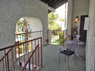 Photo #5: 2591140 Listing 