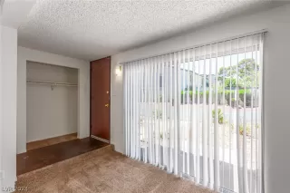 Photo #4: 2591182 Listing