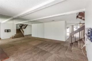 Photo #5: 2591182 Listing