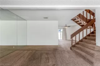 Photo #6: 2591182 Listing