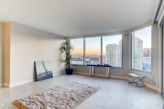 Photo #4: 2591184 Listing