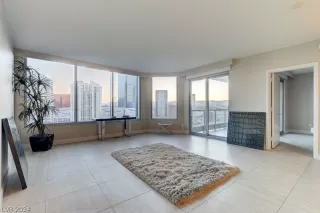 Photo #5: 2591184 Listing