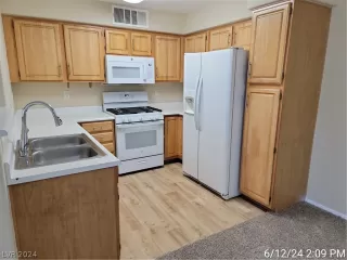 Photo #5: 2591187 Listing 