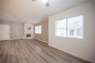 Photo #5: 2591191 Listing