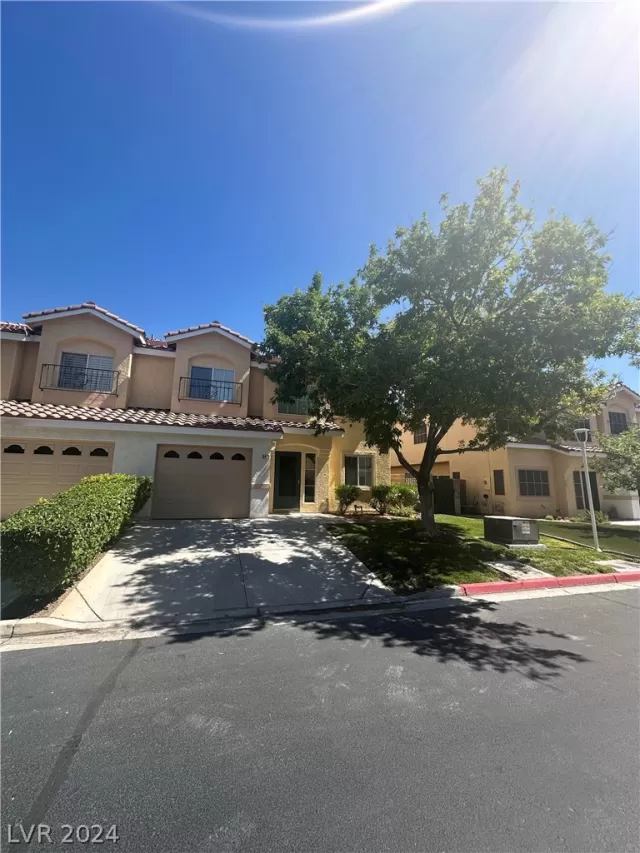 MLS: 2591216 Condo For Sale