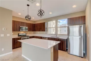 Photo #4: 2591229 Listing 