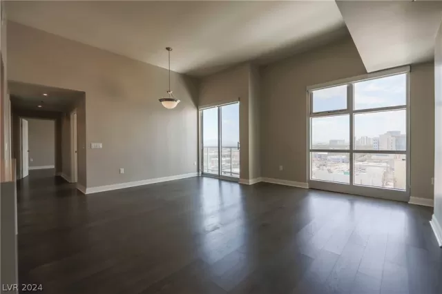 MLS: 2591233 Condo For Sale