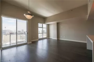 Photo #1: 2591233 Listing 