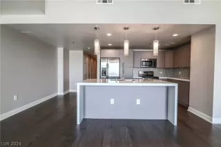 Photo #3: 2591233 Listing 
