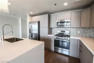 Photo #4: 2591233 Listing 