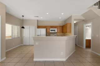 Photo #1: 2591258 Listing