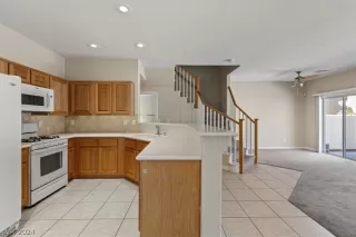 Photo #2: 2591258 Listing