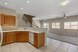 Photo #3: 2591258 Listing