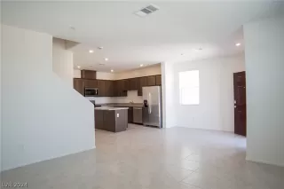 Photo #5: 2591284 Listing 