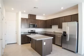 Photo #6: 2591284 Listing 