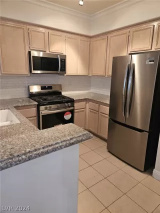 Photo #3: 2591297 Listing 