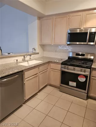 Photo #4: 2591297 Listing 