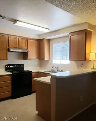 Photo #5: 2591304 Listing