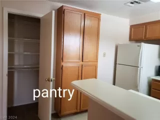 Photo #6: 2591304 Listing