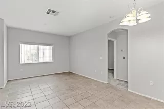 Photo #5: 2591307 Listing 