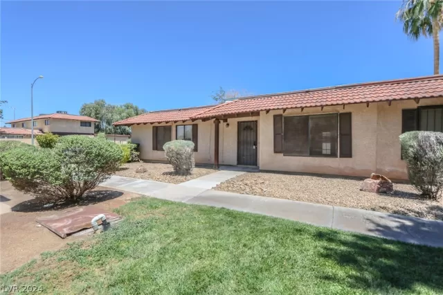 MLS: 2591313 Condo For Sale