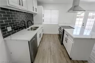 Photo #3: 2591313 Listing