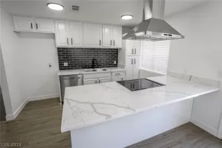 Photo #5: 2591313 Listing