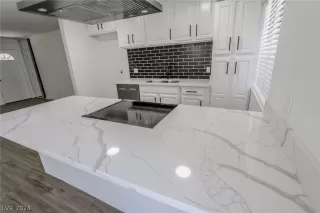 Photo #6: 2591313 Listing