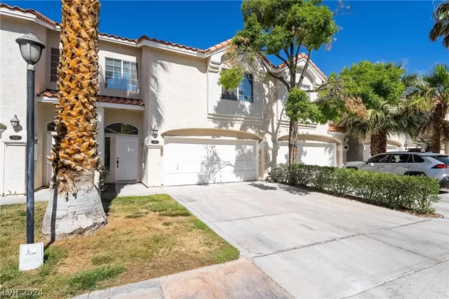 MLS: 2591327 Condo For Sale