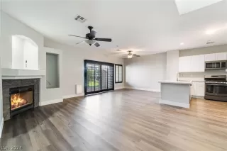 Photo #5: 2591327 Listing 