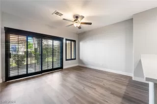 Photo #6: 2591327 Listing 