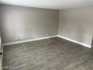 Photo #3: 2591331 Listing 