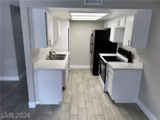 Photo #5: 2591331 Listing 