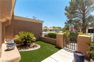 Photo #3: 2591348 Listing