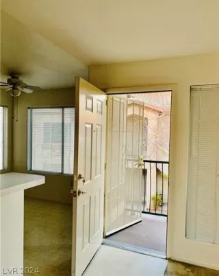 Photo #3: 2591358 Listing 