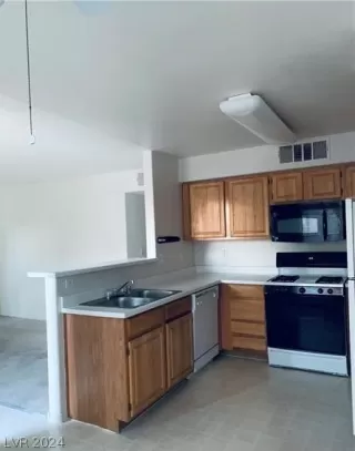 Photo #5: 2591358 Listing 