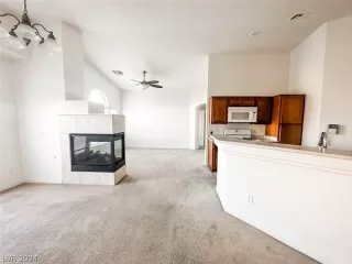 Photo #2: 2591361 Listing 