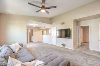 Photo #2: 2591363 Listing