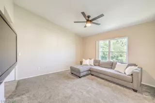 Photo #3: 2591363 Listing