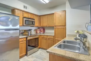 Photo #6: 2591363 Listing