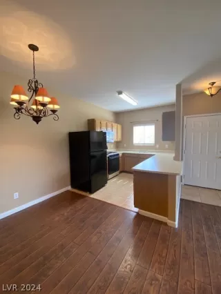 Photo #3: 2591365 Listing 