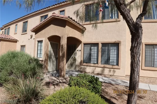 MLS: 2591366 Condo For Sale