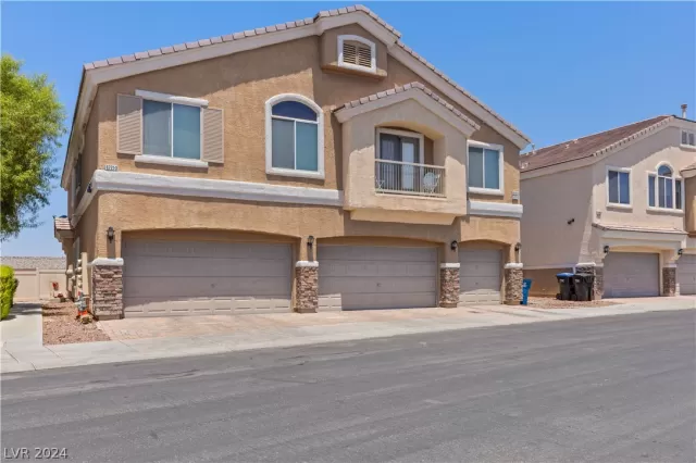 MLS: 2591368 Condo For Sale