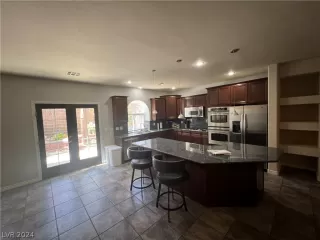 Photo #3: 2591380 Listing 