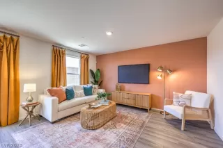 Photo #4: 2591423 Listing