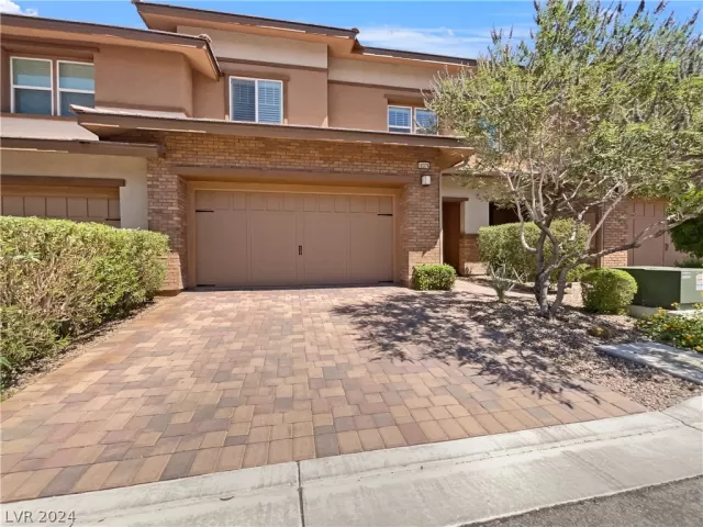 MLS: 2591429 Condo For Sale