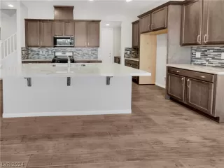 Photo #1: 2591429 Listing