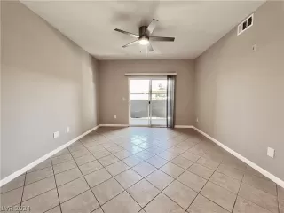 Photo #2: 2591430 Listing 